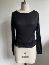 Load image into Gallery viewer, 2000s mesh long sleeve top (M)
