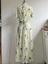 Load image into Gallery viewer, Vintage 90s pastel yellow floral button down maxi dress (M)
