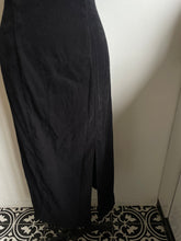 Load image into Gallery viewer, Simple vintage faux velvet black dress with slit (M)
