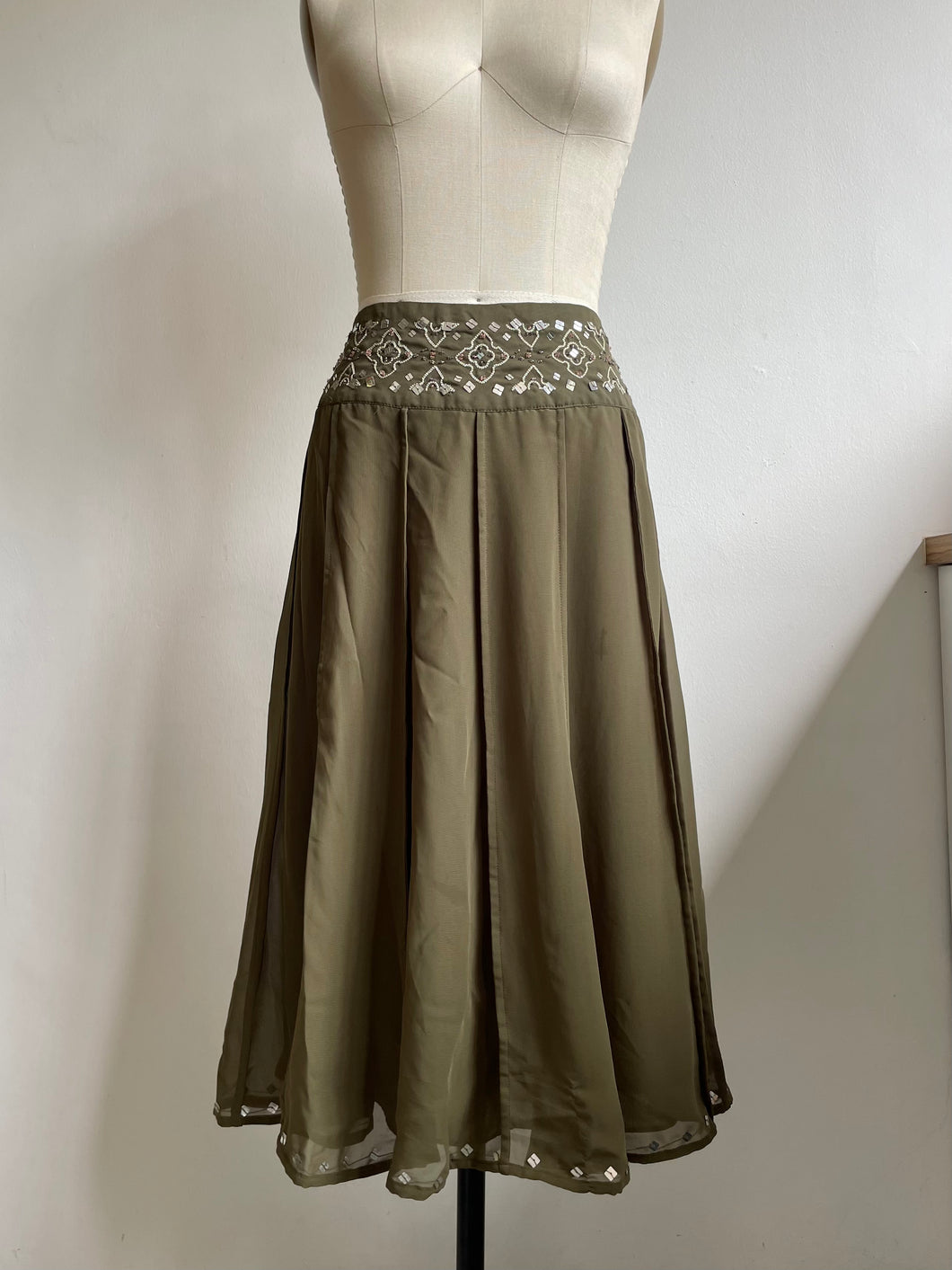 Embellished pleated midi skirt (L)