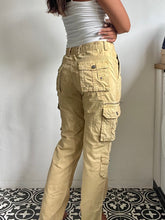 Load image into Gallery viewer, Vintage sand cargo pants (waist 30-31”)
