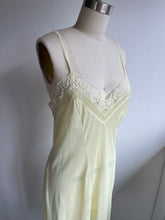 Load image into Gallery viewer, Vintage pastel yellow slip (M-L)
