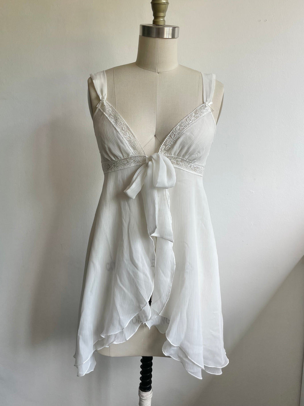 Vintage angelic tie front slip (XS-S)