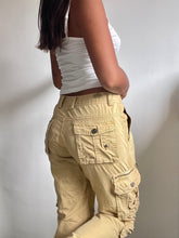 Load image into Gallery viewer, Vintage sand cargo pants (waist 30-31”)
