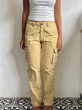 Load image into Gallery viewer, Vintage sand cargo pants (waist 30-31”)
