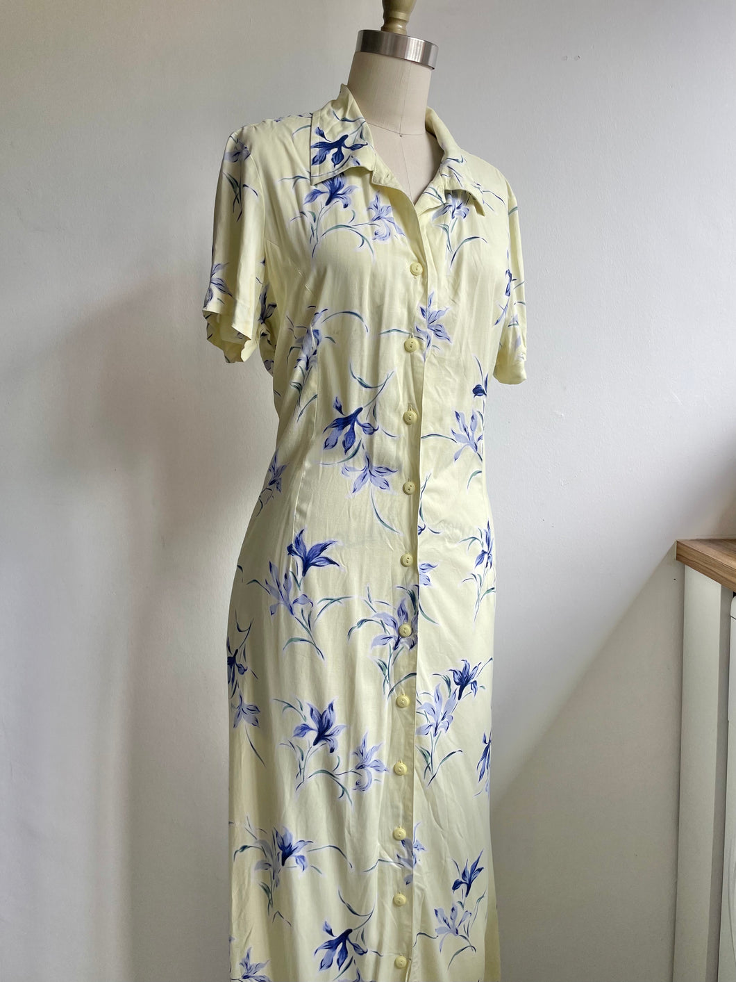 Vintage 90s pastel yellow floral button down maxi dress (M)