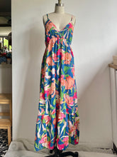 Load image into Gallery viewer, Cotton floral summer dress (S-M)
