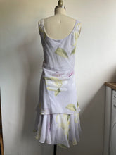 Load image into Gallery viewer, Vintage lilac floral dress (L)
