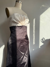 Load image into Gallery viewer, 2000s black and white gown (M)
