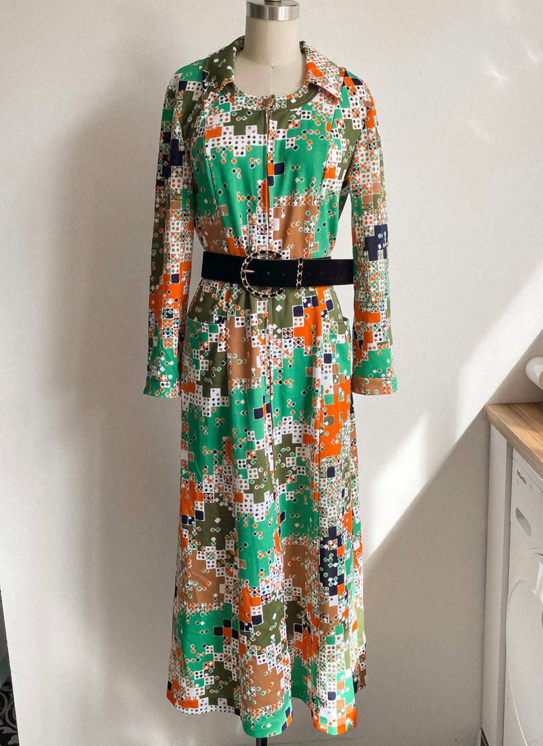 Vintage 80’s printed zip down collar maxi dress (M-L)