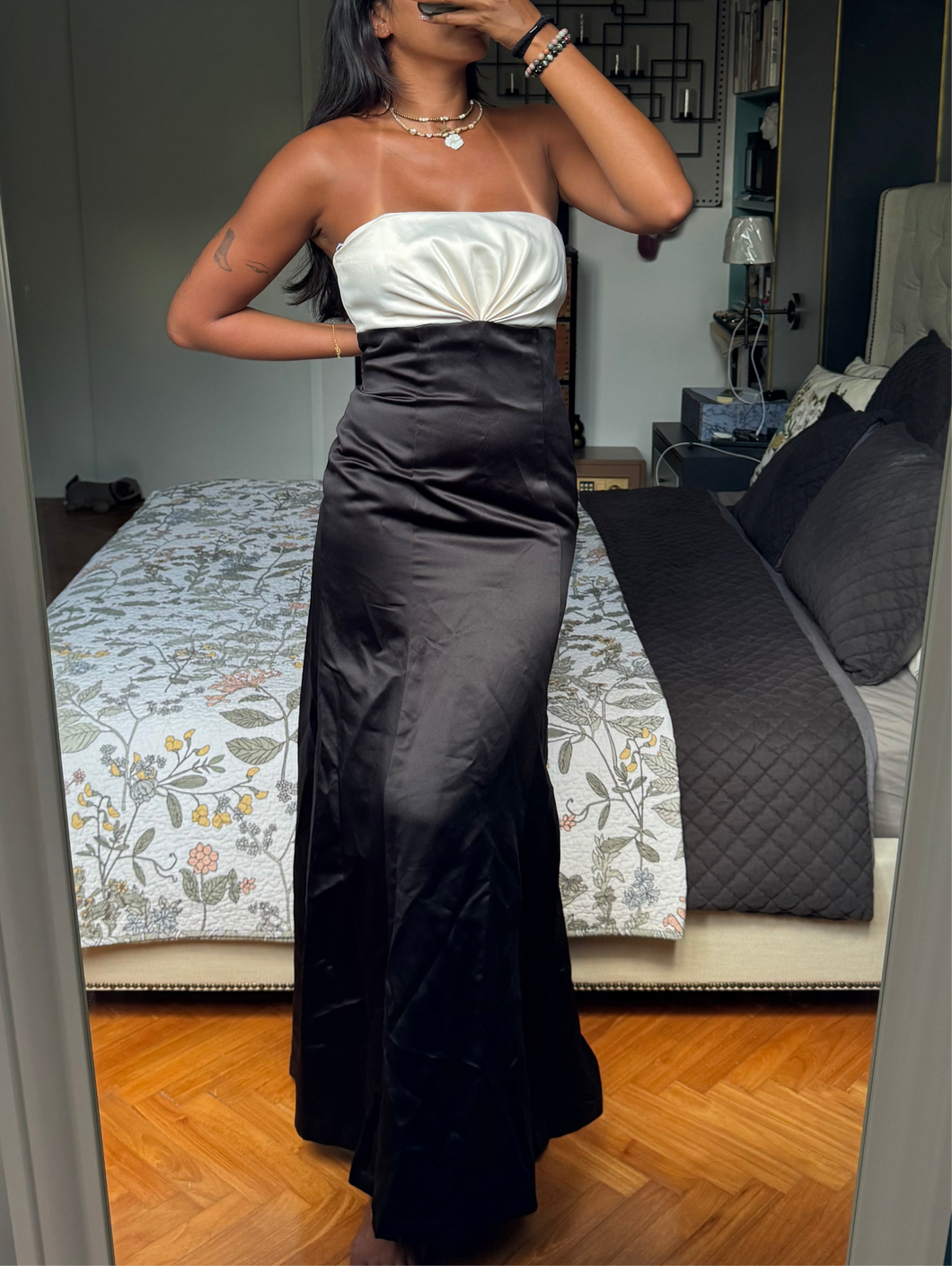 2000s black and white gown (M)