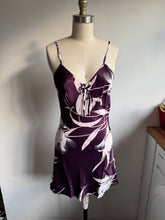 Load image into Gallery viewer, Vintage purple mini slip (S)

