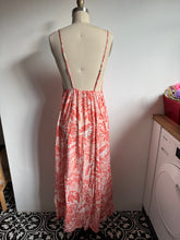 Load image into Gallery viewer, Forever 21 floral maxi dress (S)
