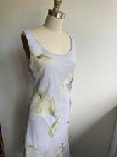 Load image into Gallery viewer, Vintage lilac floral dress (L)
