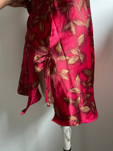 Load image into Gallery viewer, Vintage red mini slip with side slit (M)
