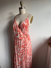 Load image into Gallery viewer, Forever 21 floral maxi dress (S)
