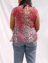 Load image into Gallery viewer, 00’s sheer pink leopard top
