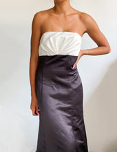 Load image into Gallery viewer, Stunning 2000s strapless gown
