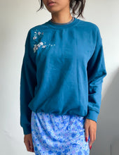 Load image into Gallery viewer, Vintage embroidered sweater
