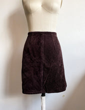 Load image into Gallery viewer, Brown corduroy skirt
