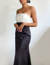 Load image into Gallery viewer, Stunning 2000s strapless gown
